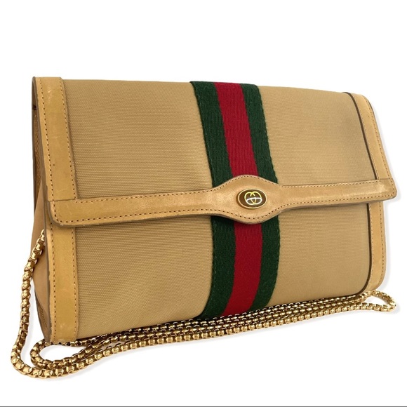 Gucci Handbags - Gucci clutch/crossbody bag